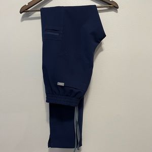 FIGS Navy Yola S/Tall - Like New